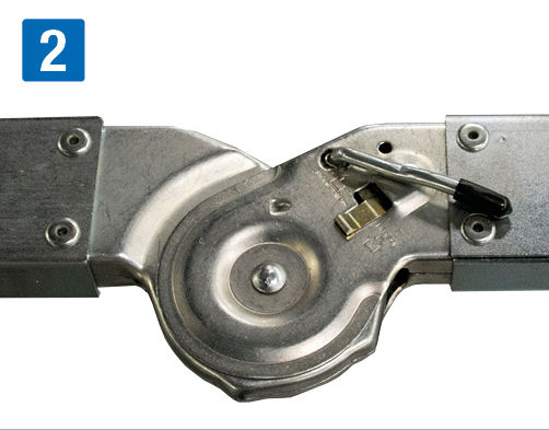 Hengsel for protektorer
    skinnebur