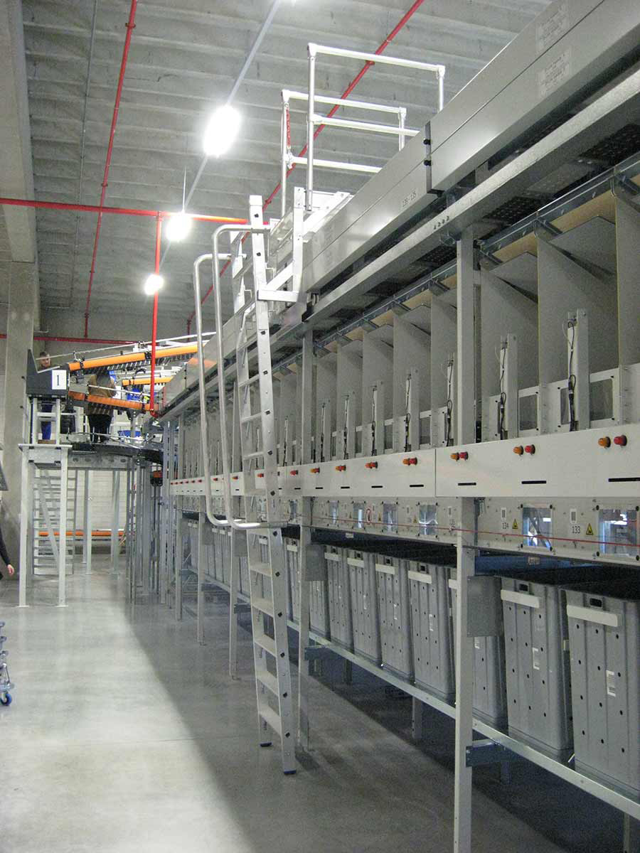  Tilpassede stiger, stasjonære og mobile Tilpassede stiger, stasjonære og mobile