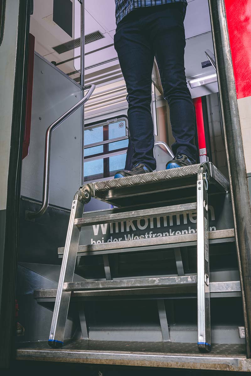  Tilpassede stiger, stasjonære og mobile Tilpassede stiger, stasjonære og mobile