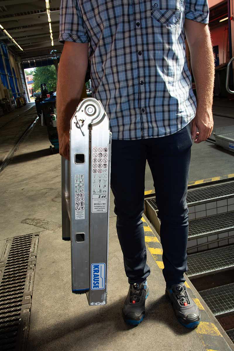  Tilpassede stiger, stasjonære og mobile Tilpassede stiger, stasjonære og mobile